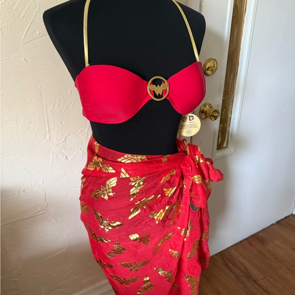 NEW Bold DC Wonder Woman Red and Gold Bikini Set with Wrap -small- - Picture 2 of 7